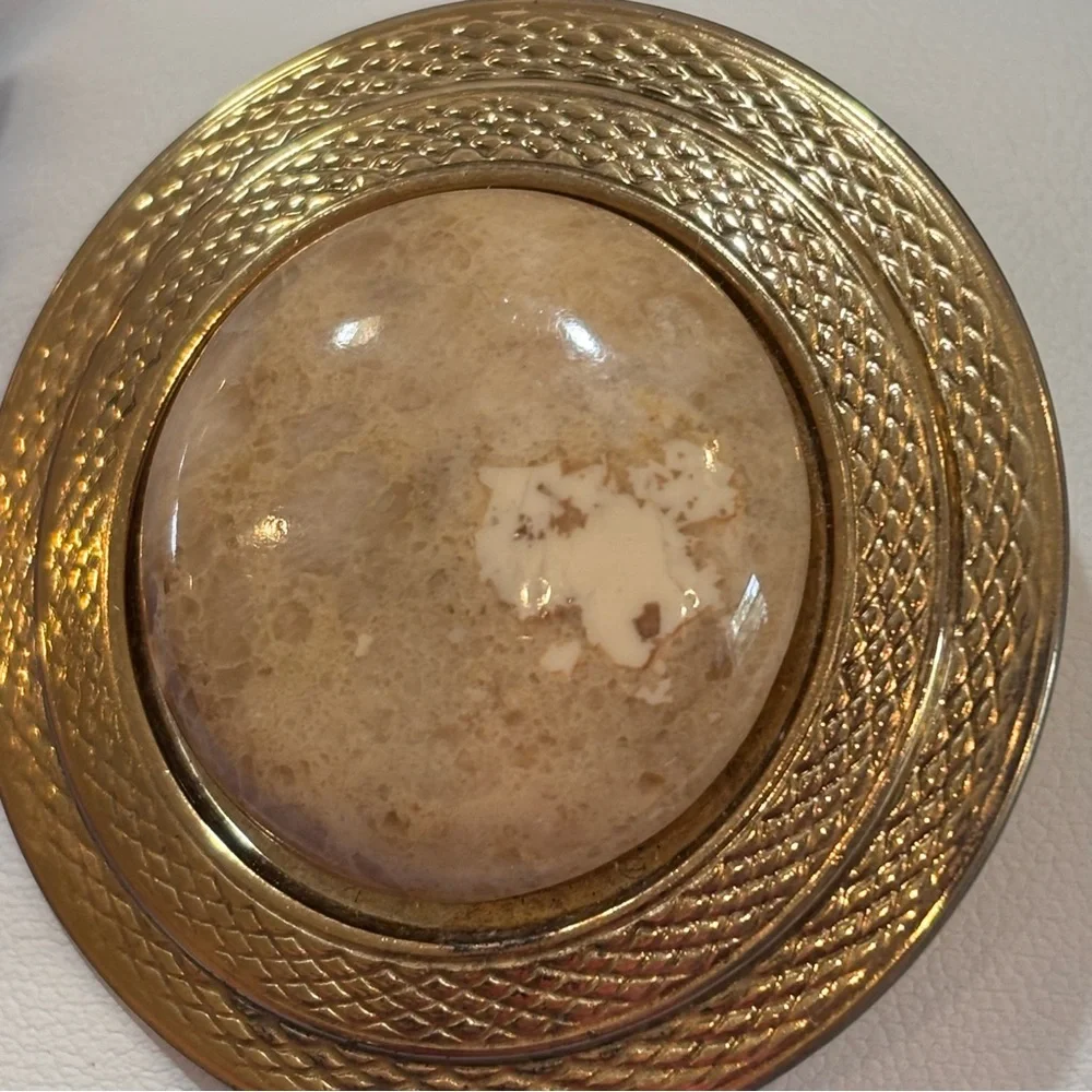 Elegant Gold and Tan Brooch